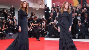 Julia Roberts Stuns in Rare Red Carpet Appearance at Venice Film Festival
Hoặc
Venice Film Festival: Julia Roberts' Show-Stopping Red Carpet Look Sparks Online Frenzy