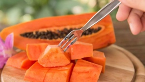 This superfruit can give you glowing skin and a healthy heart naturally—here’s what happens when you eat it daily