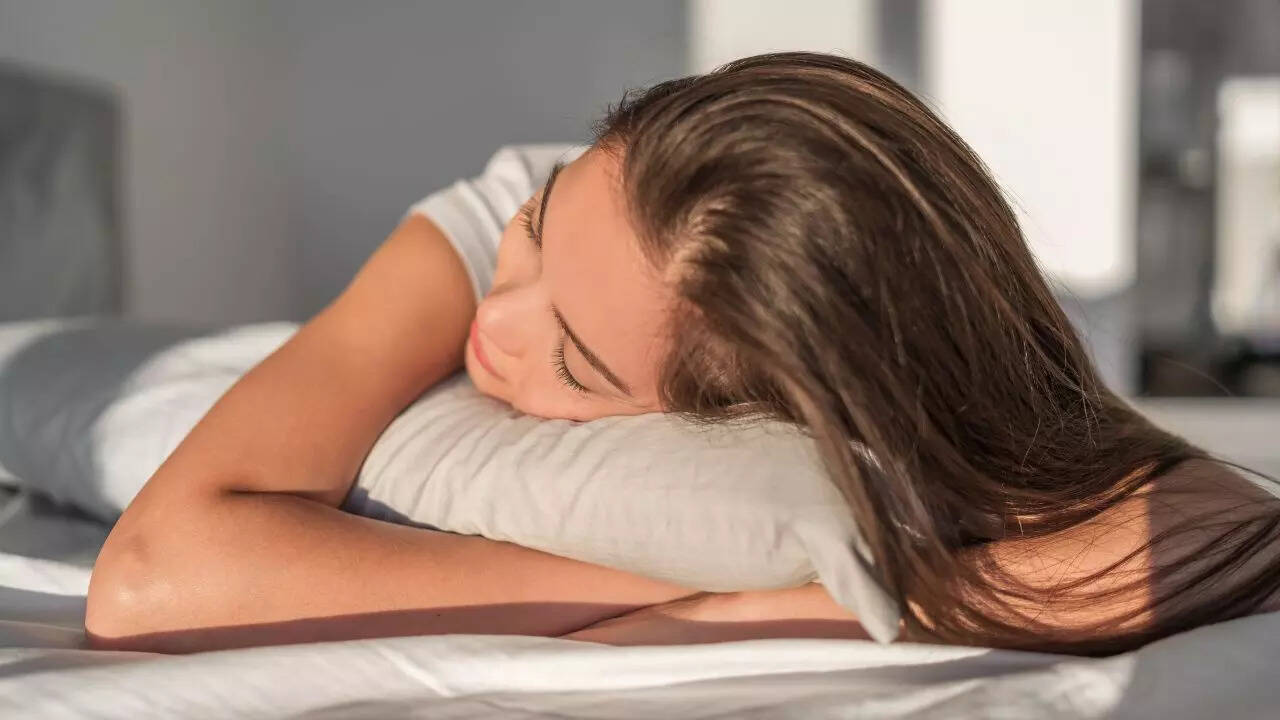 Why neck and shoulder pain happens while you sleep