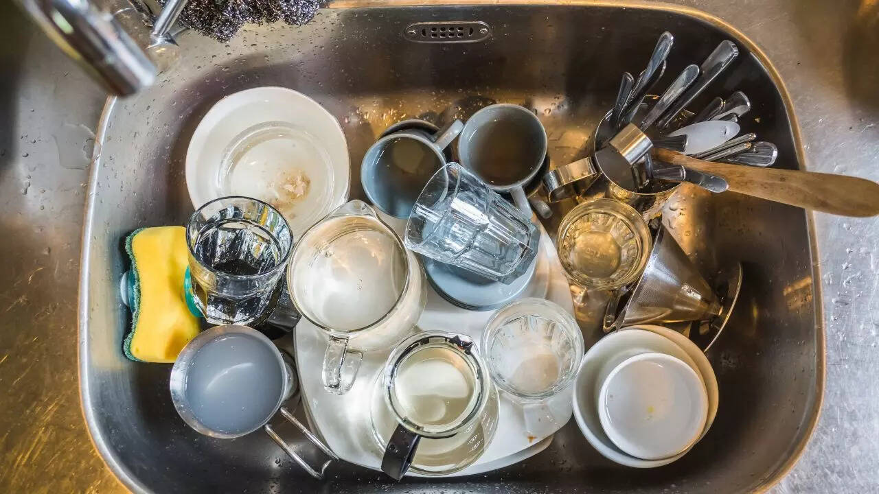 Reduces bacteria on kitchenware