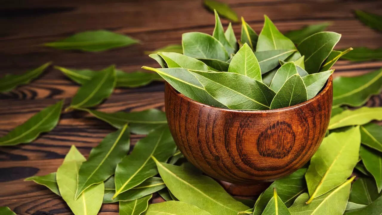 Why is bay leaf a natural dishwashing solution